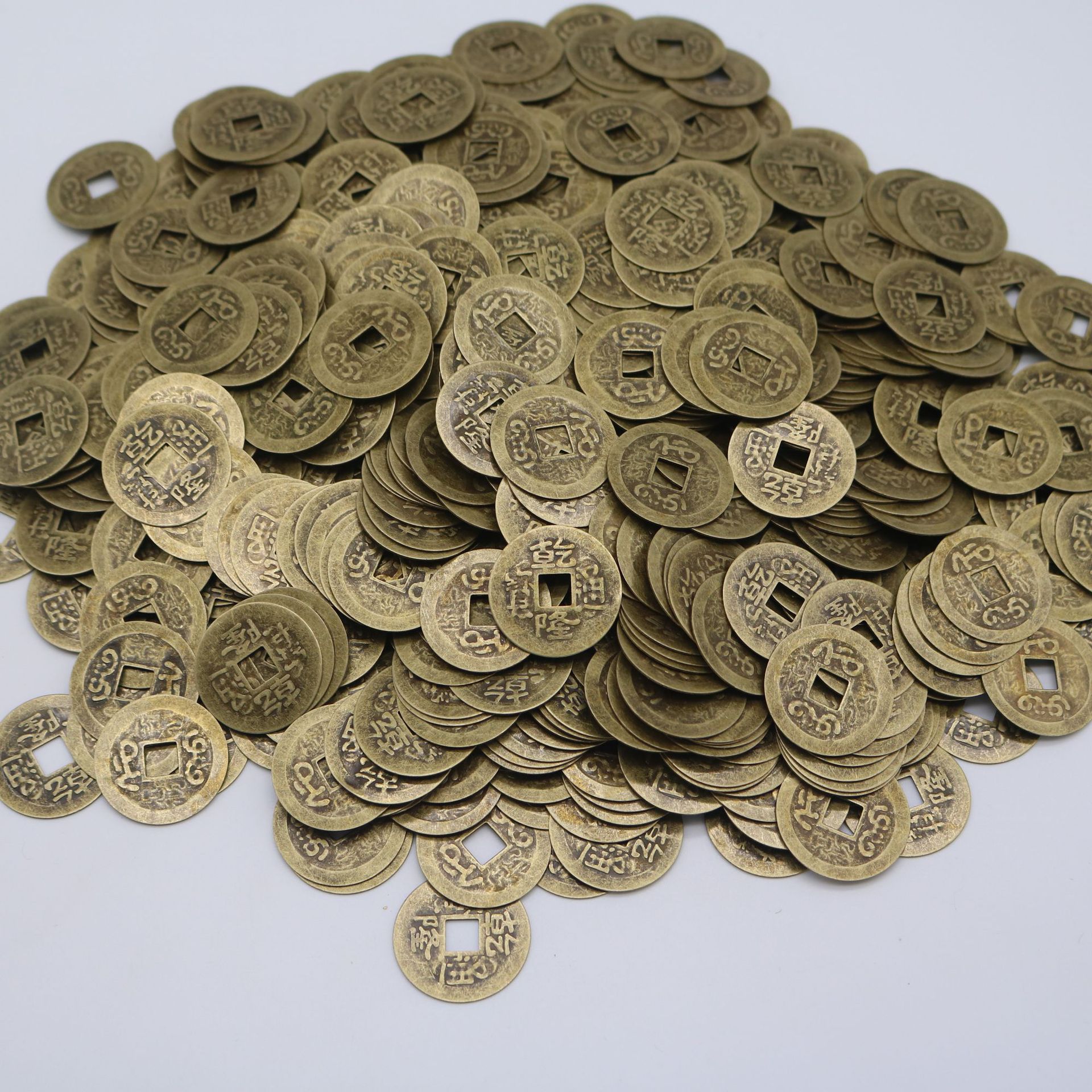 Factory wholesale five emperor money copper coin metal Qianlong Shunzhi 2.3cm copper coin simulation coin pendant accessories