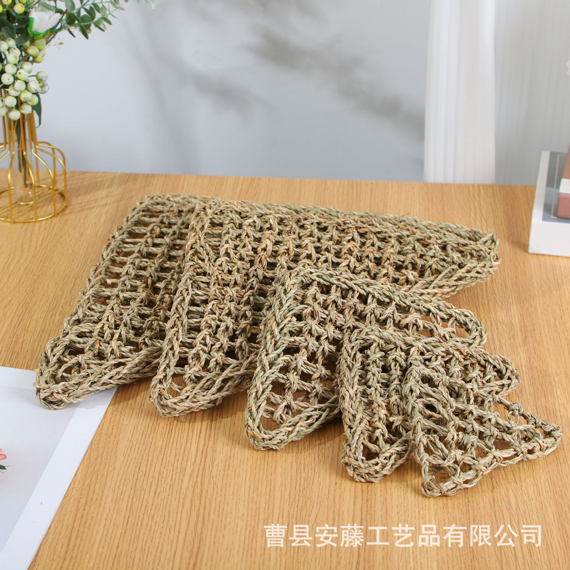Handmade Straw Triangle Mat Hanging Mattress Animal Crawling Mat Pad Parrot Swing Toy Household Cat Paw Mat
