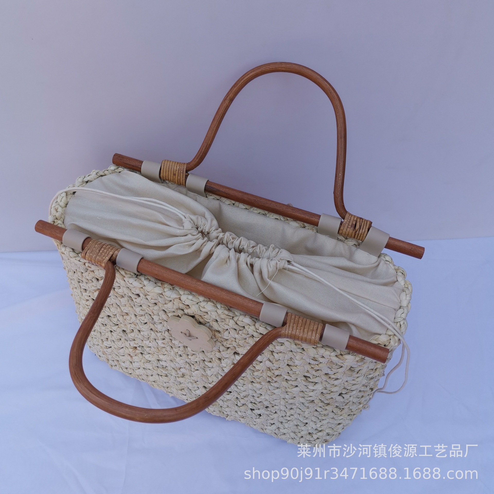 Manufacturer Custom-Made Three-Strand Corn Husk Beveled Edge Bag with Bamboo and Rattan Handles Satchel Straw Bag