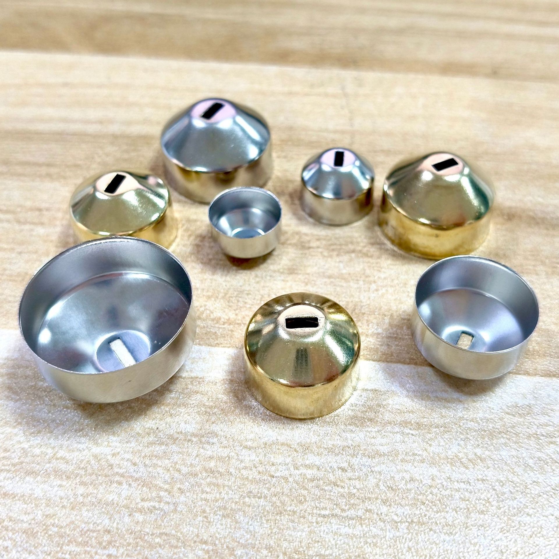 Аксессуары для Рождества стеклянный шар для елки с электроплакированной железной крышкой керамическая шаровая обертка PET для лампы