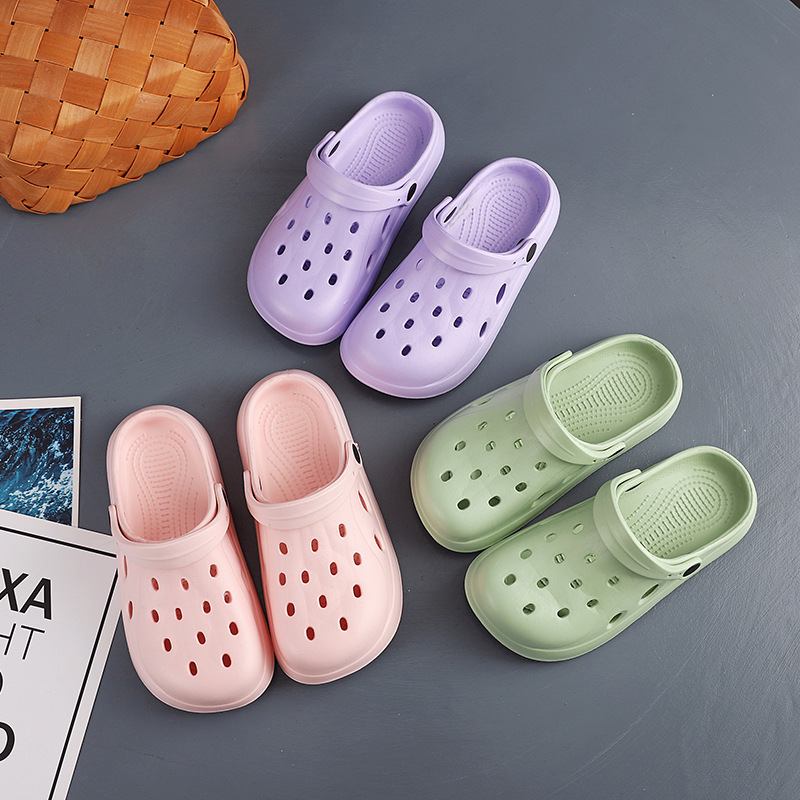 Summer New Clogs Men's Trendy Non-Slip Soft-Soled Toe-Cap Sandals Wholesale Outer Wear Thick-Soled Solid Color Beach Slippers for Women