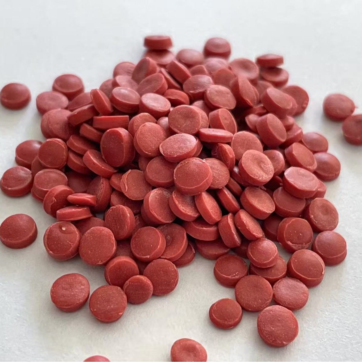 Red Hdpe Recycled Plastic Pellets High Hardness Pe Sheet Blown Molding Water Horse Modified Particles Recycled Pe Material