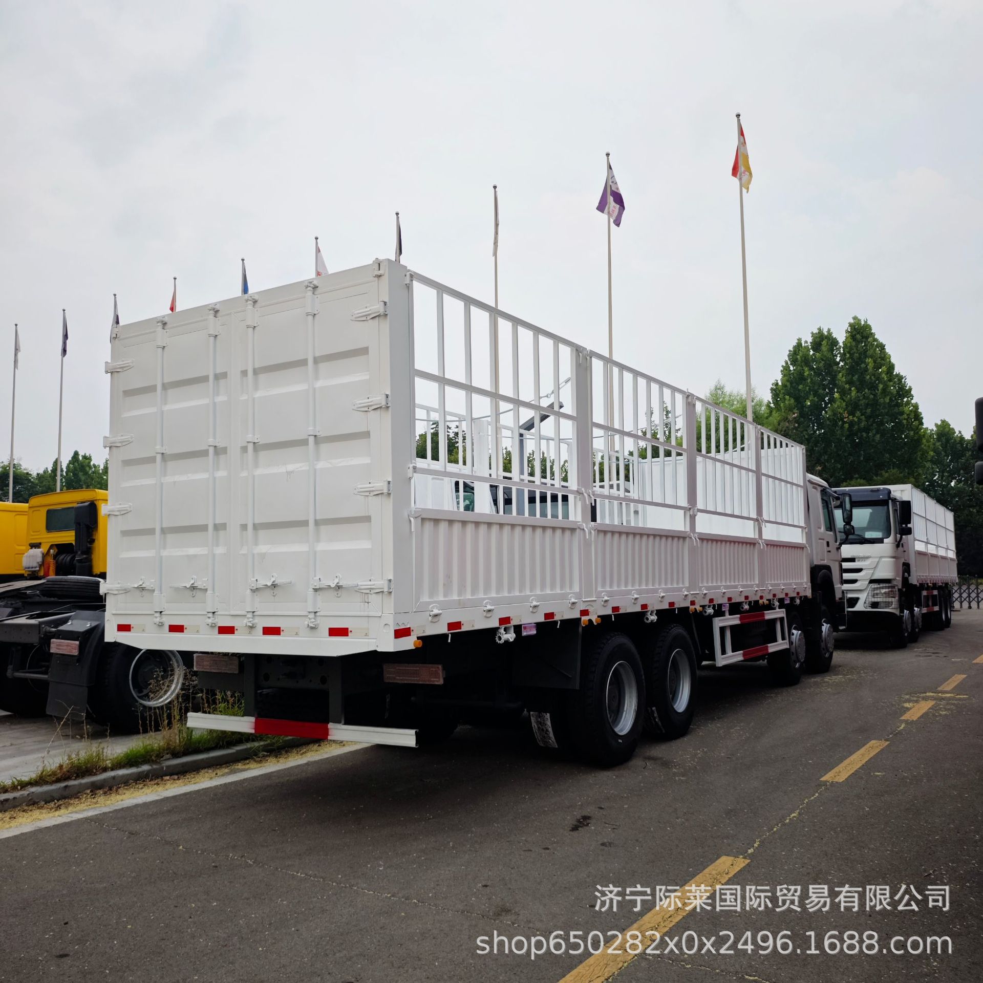 Export China Sinotruk Howo Howo Truck 8×4 Truck Large Pump 371-430 Horsepower Truck