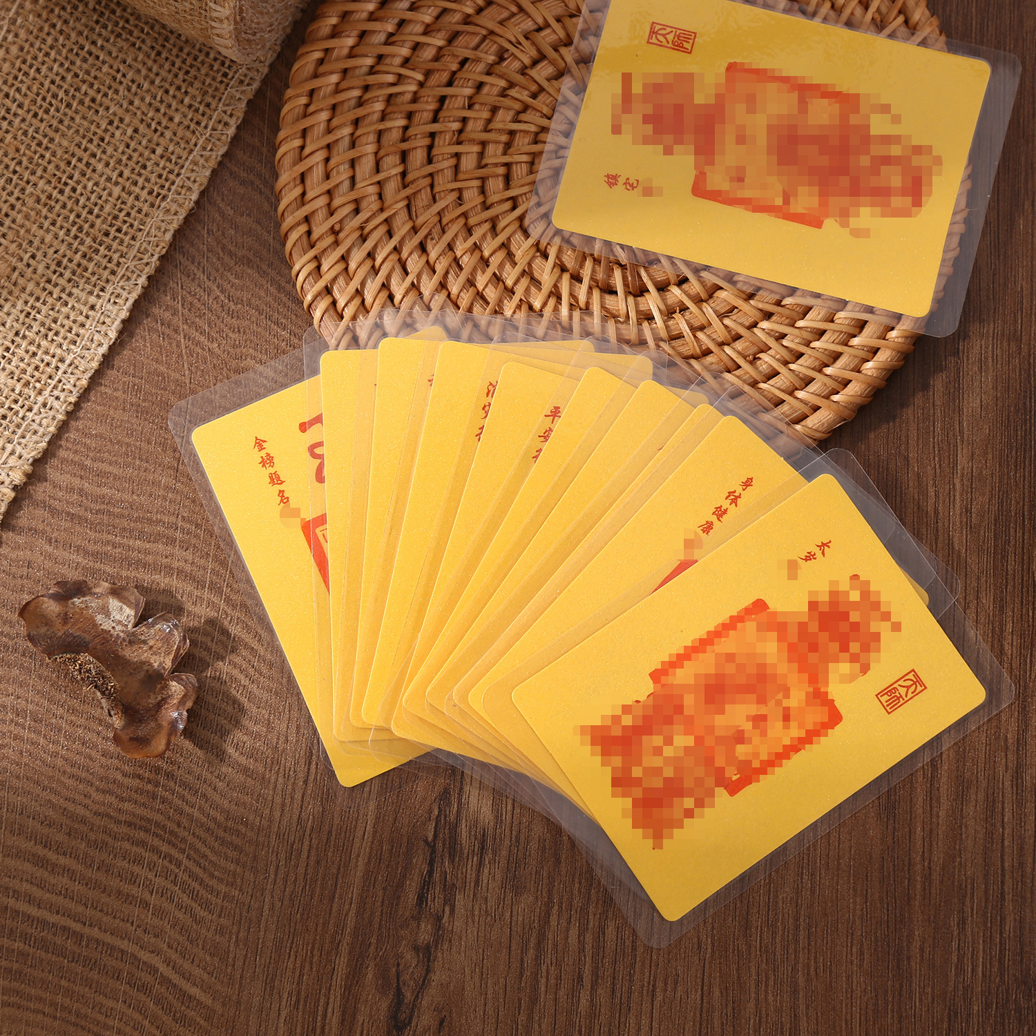 The new handmade cinnabar one page one cinnabar safe fortune card is running in time, tourism literary creation marriage good fortune card