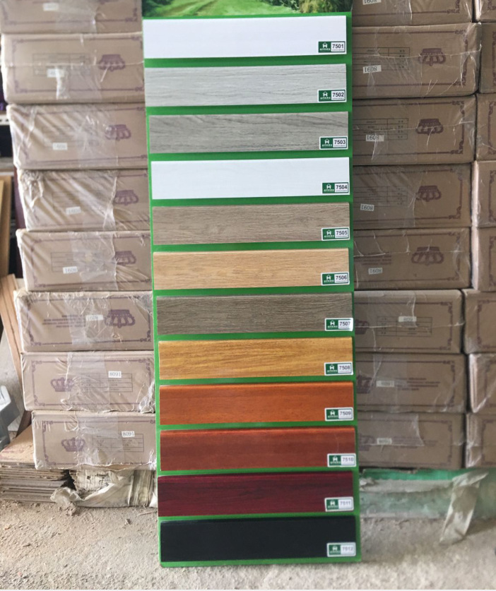 Полимерный плинтус, специальный уголок для плинтуса