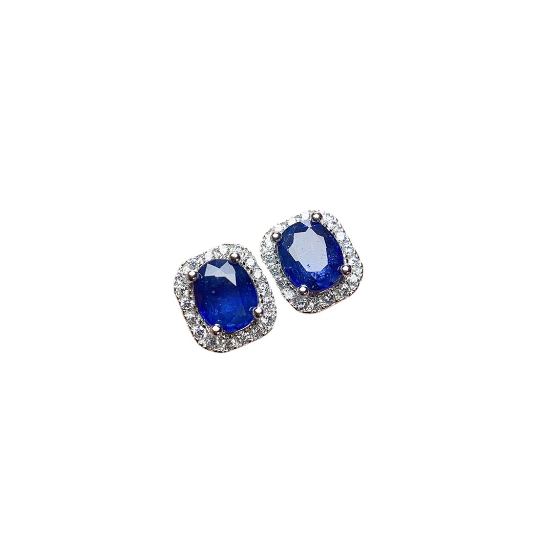 Factory wholesale explosions natural sapphire earrings S925 silver inlaid with the main stone 4*5 selling Europe and the United States a generation of hair