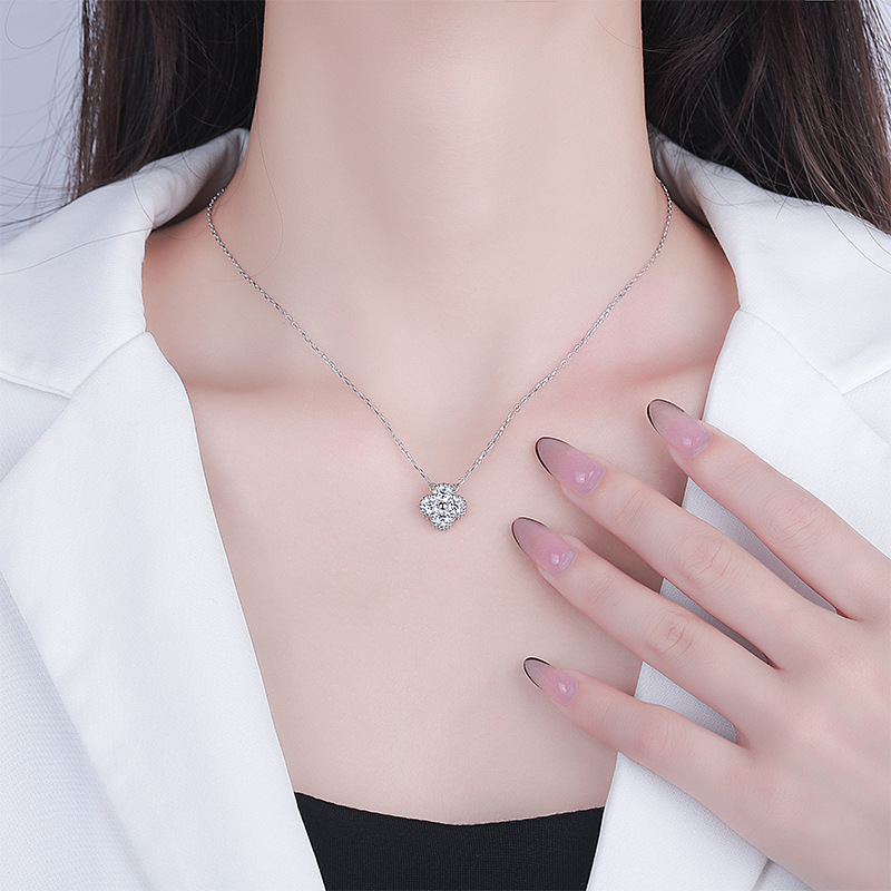 Red Riding Book Explosive S925 Sterling Silver Four-leaf Clover Women's Necklace Mosan Diamond Pendant Simple Light Luxury All-match Clavicle Chain