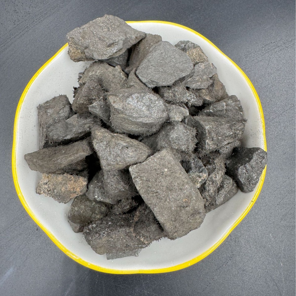Magnets Can Be Used as Medicinal Materials. Quality Assurance Is Provided by Manufacturers Who Supply Pure Natural Iron Ore, Reduced High-Purity Iron Ore, and Hematite