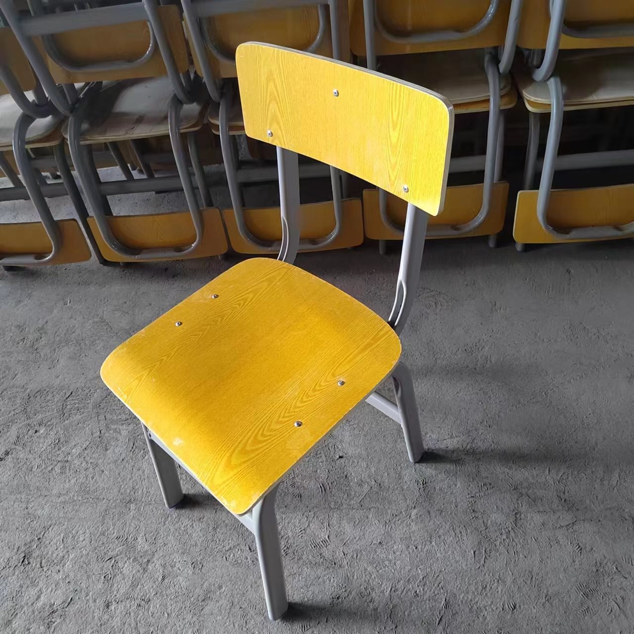 Фиксированный школьный стул, стул для студентов, стул в стиле Гуандун, жесткий деревянный стул, стул для общежития, компьютерный стул