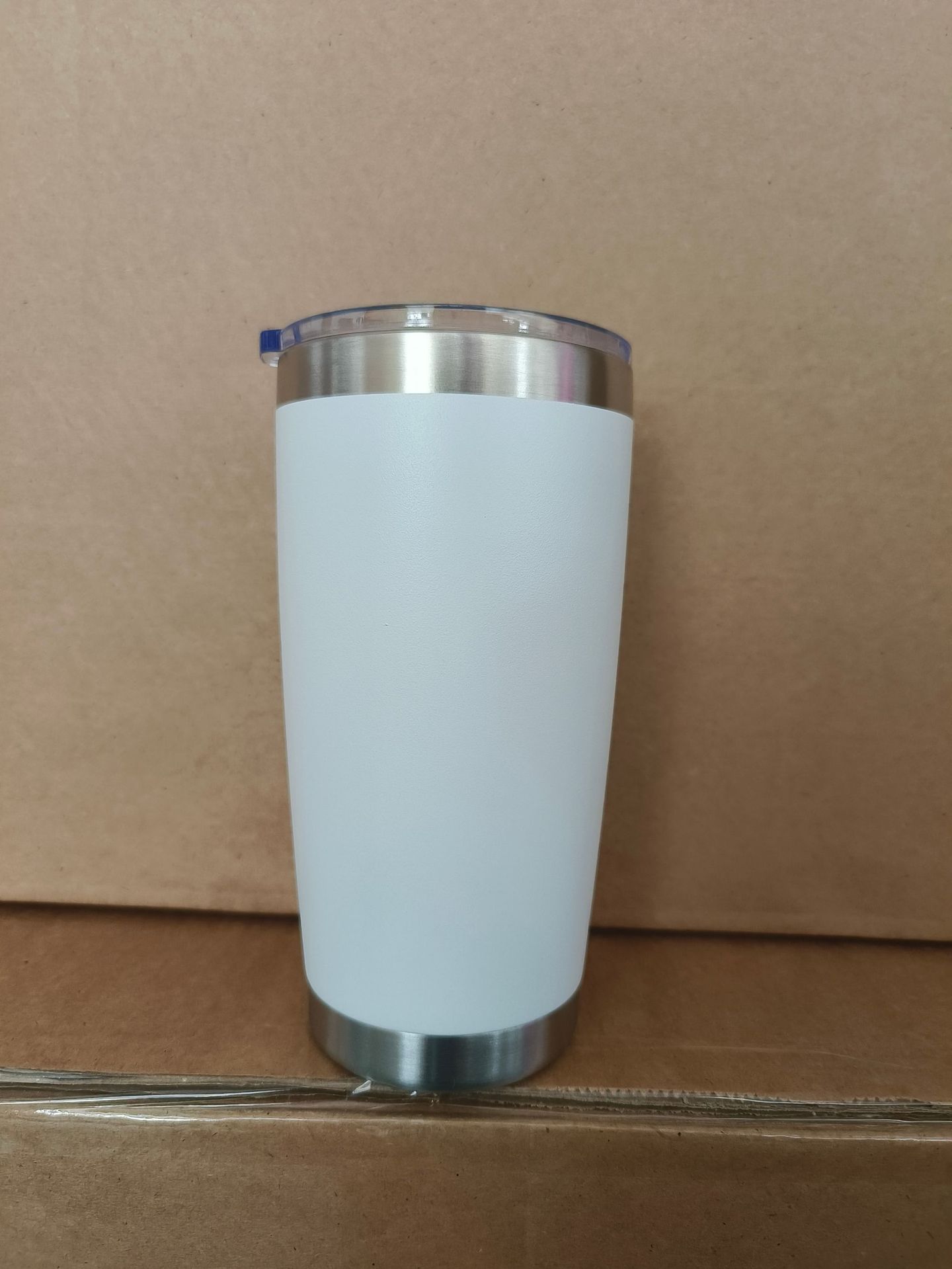 Factory direct supply spot 20oz Car Cup 304 stainless steel double vacuum spray car Ice Cup Coke Cup