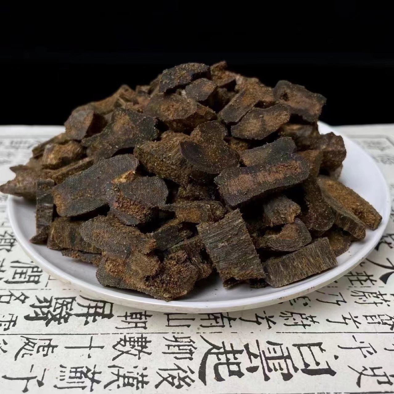 High-Quality White Agarwood Shavings, Natural Fragrance, Minimum Order Quantity 10 Grams