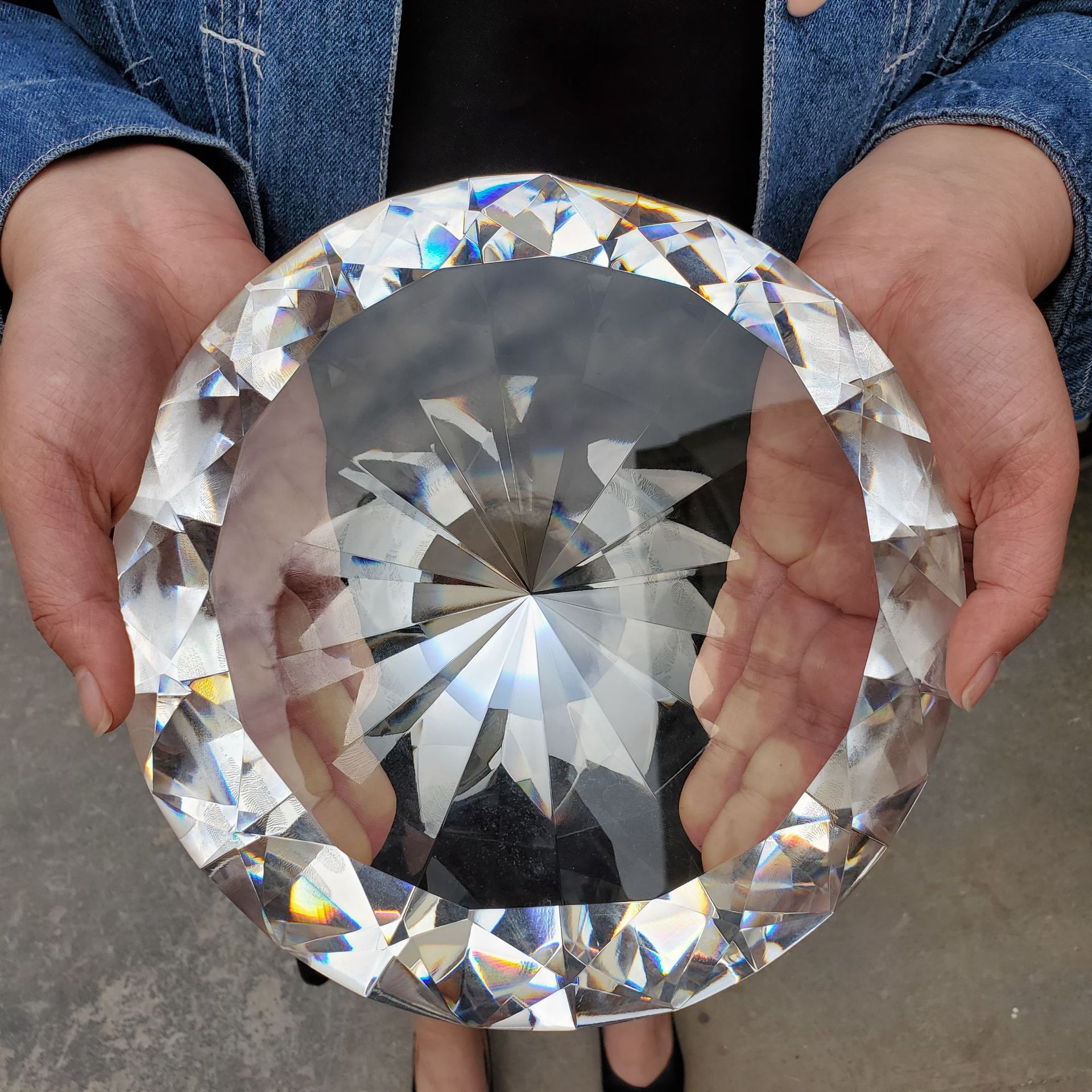 Manufacturer Wholesale 10Mm-200Mm Transparent Crystal Diamond White Spot Pujiang Glass Diamond Simulated Crystal Jewelry