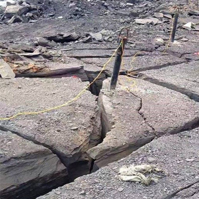 Carbon dioxide static blasting mining blasting equipment gas expansion cracking disposable blasting firing tube