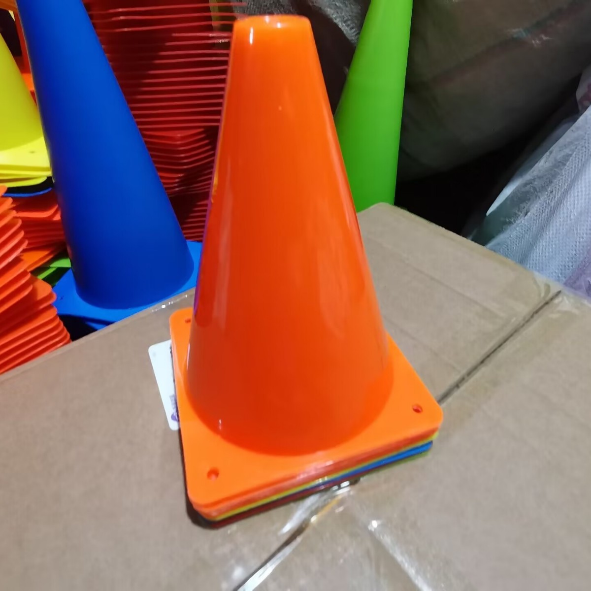 Colorful Plastic Sign Barrel Wholesale Outdoor Sports Training Equipment Plastic Throwing Ring Football Training Obstacle Barrel