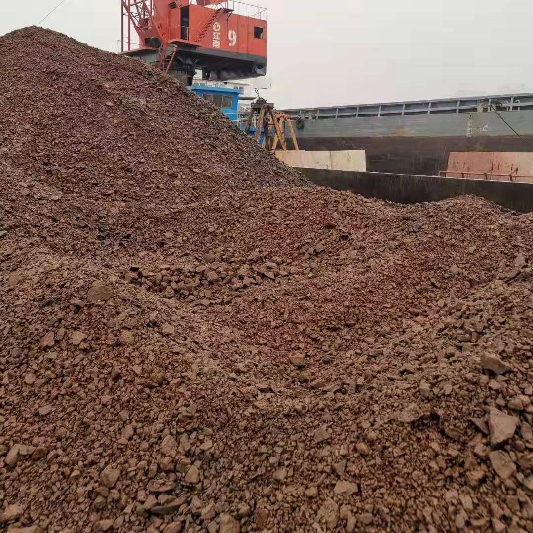Large Quantities of Domestically Produced Manganese Ore for Furnace Cleaning Are Supplied in Mining Areas. Manganese Oxide with a Particle Size of 1-8cm Is Used for Furnace Cleaning and Smelting in Steel Plants