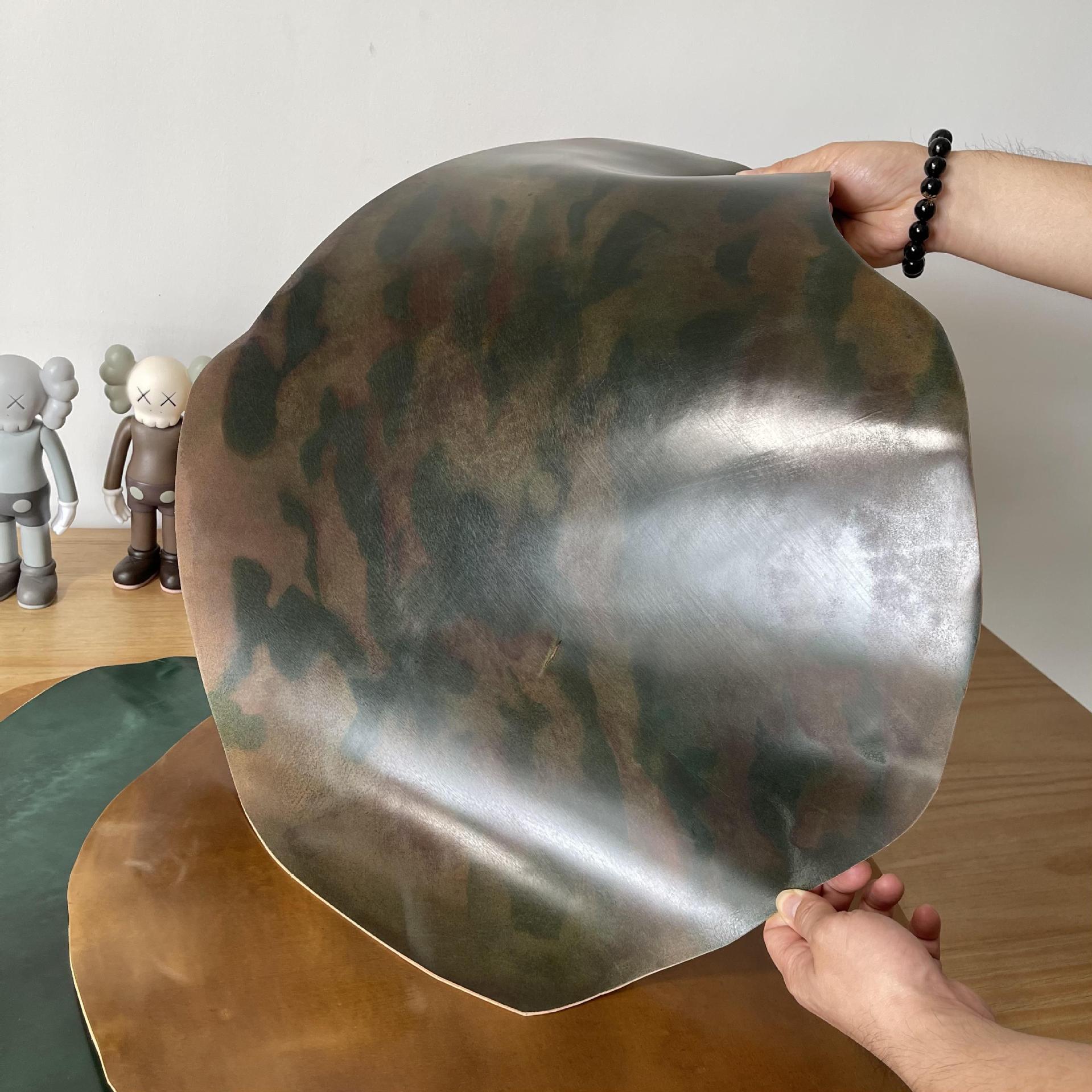 Horse Hip Leather Italian Leather Embryo Can Be Hand-Painted Mirror Leather Color Vegetable Tanned Mirror Horse Leather Source Manufacturer