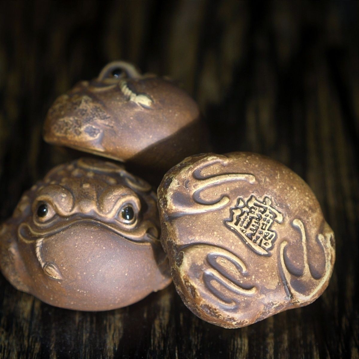 Bring in Wealth, Three Pure Gold Toad Purple Sand Classic Bark Model Yixing Raw Ore Fully Handmade Gold Section Mud Tea Pet Handle Piece