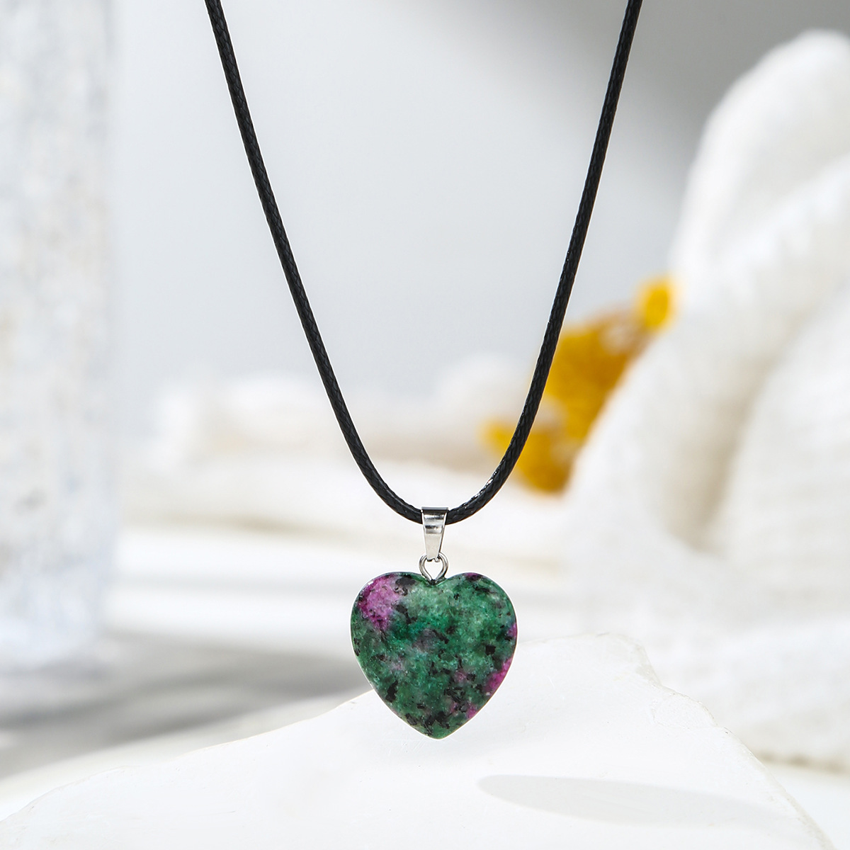 Cross-Border Popular Natural Crystal Peach Heart Pendant Aventurine Tiger Eye Stone Three-Dimensional Heart-Shaped Pendant Accessories Manufacturer Direct Delivery