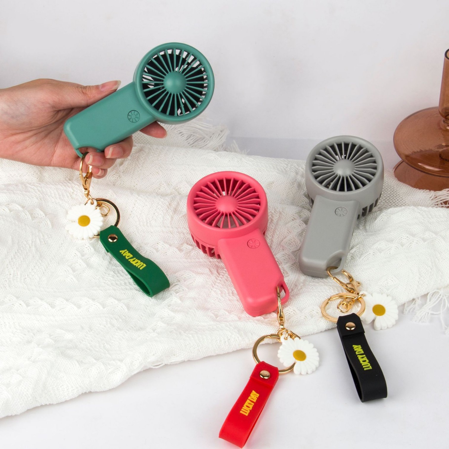 Ручной вентилятор с карабином, маленький вентилятор, брелок, студент, мини-вентилятор, симпатичная девочка, маленький вентилятор