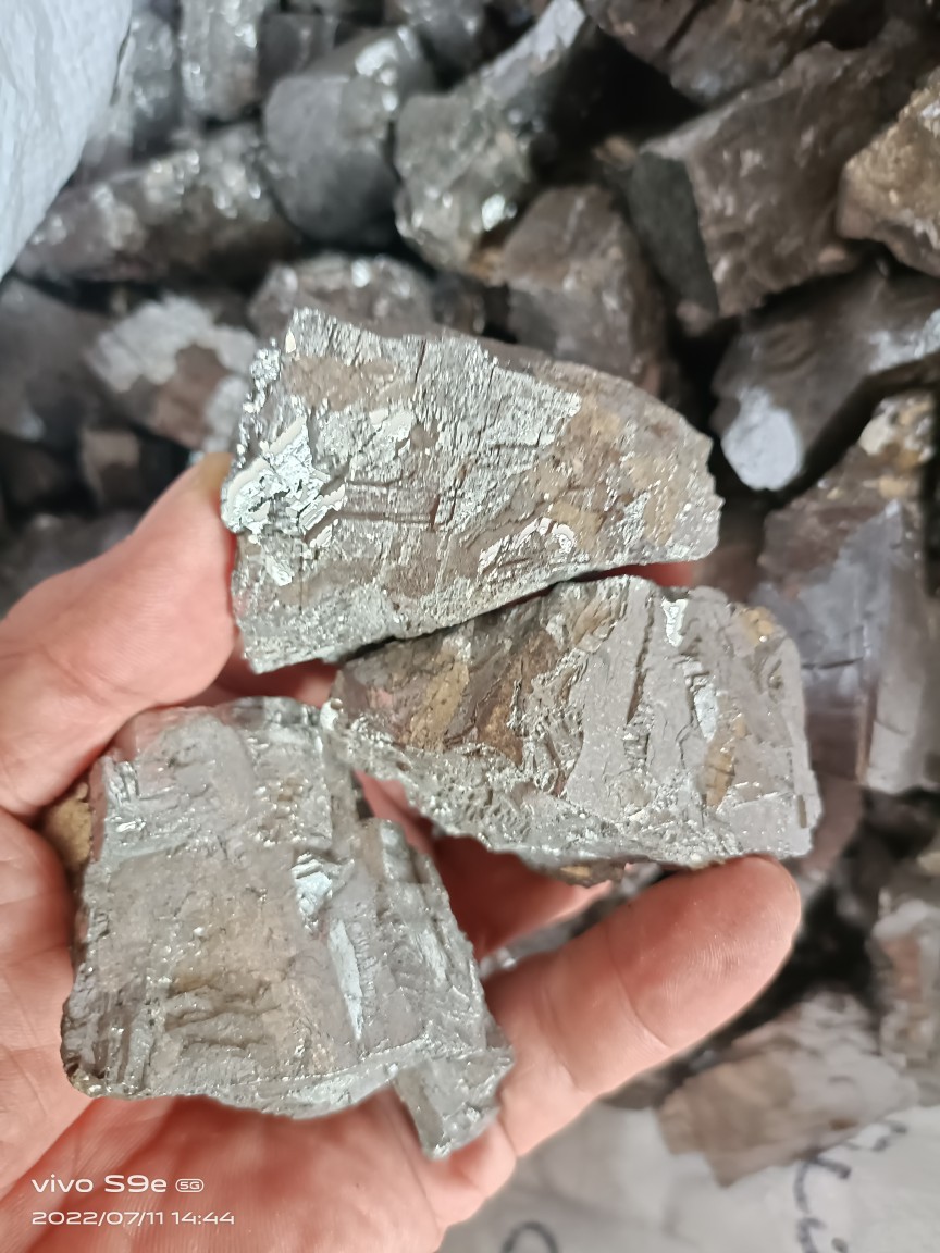 Продаем высокованадиевое, 80 ванадиевого железа