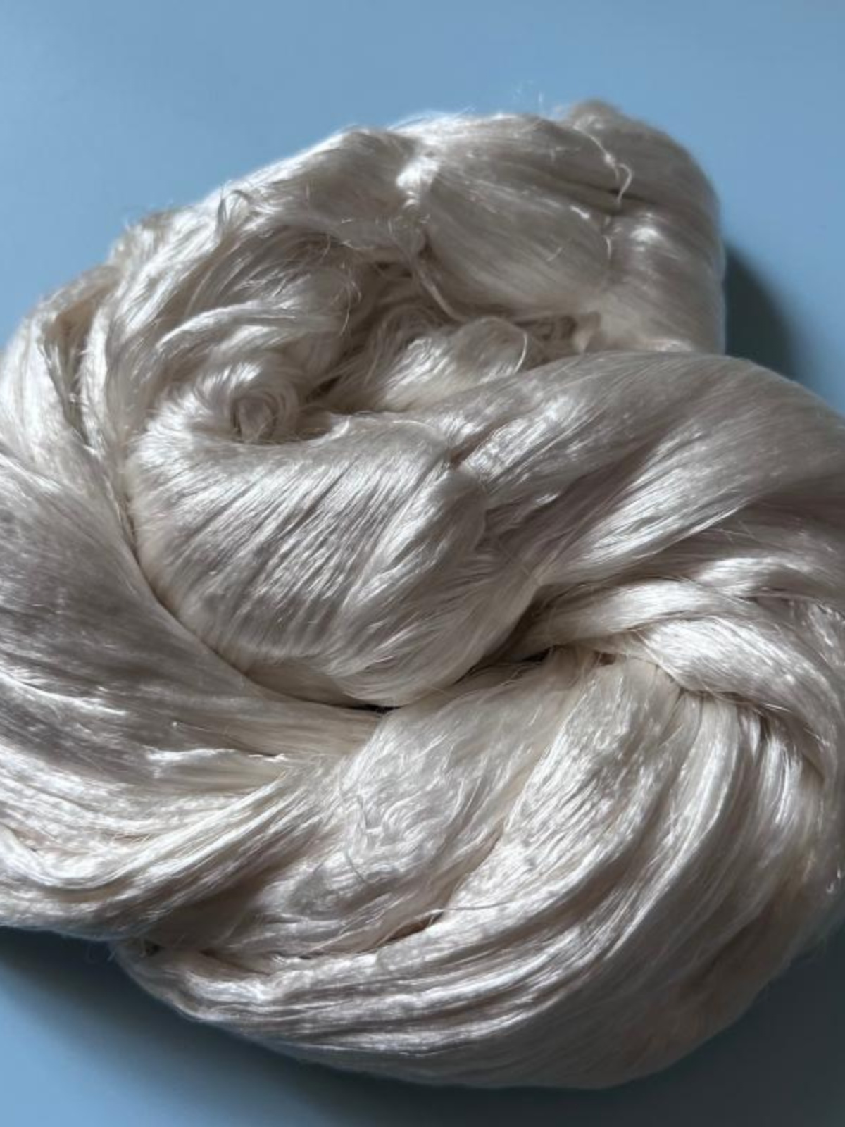 Белый фабричный шелк, сырой шелк, вареный шелк, шелковая нить, бархатный шелк, цветок из шелка, обернутый шелковым коконом