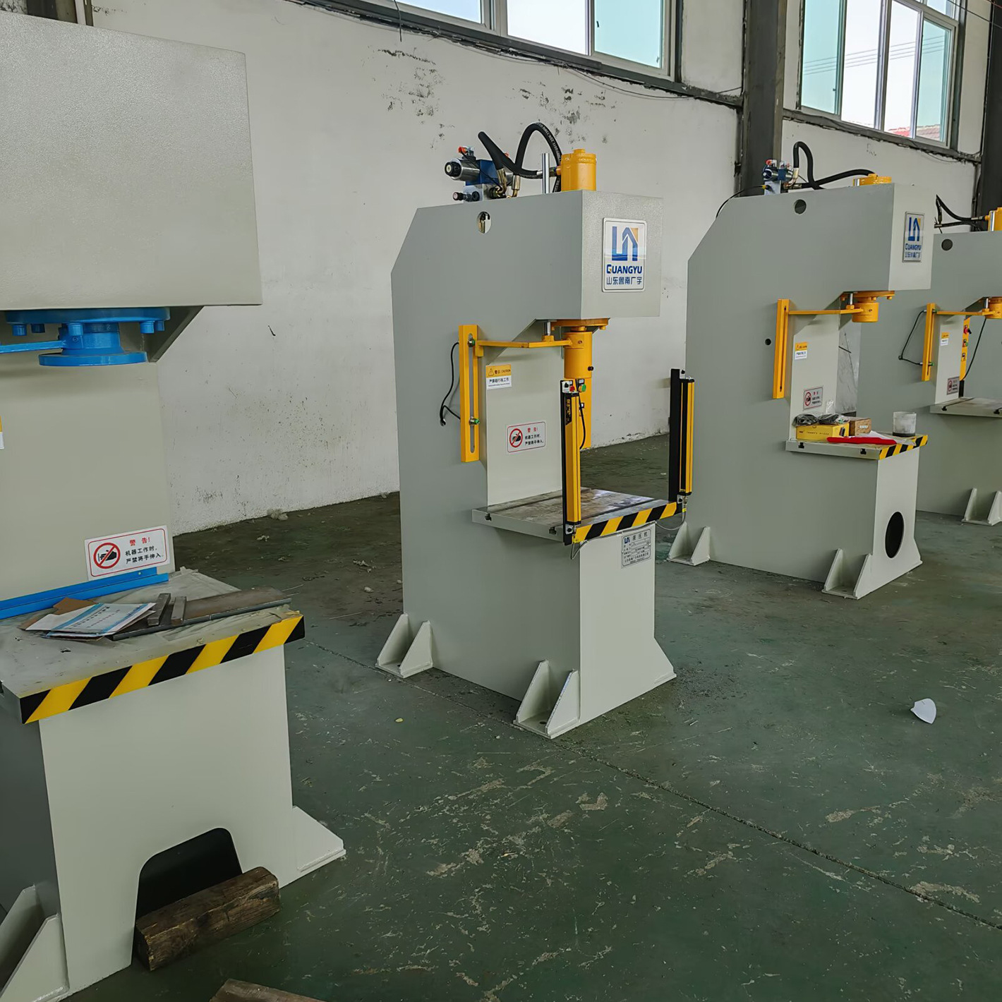 Direct Selling Electric Small Single-Arm Hydraulic Press 10 Tons 20 Tons 100 Tons Single-Column C-Type Leveling and Shaping Aluminum Plate Pressing Machine