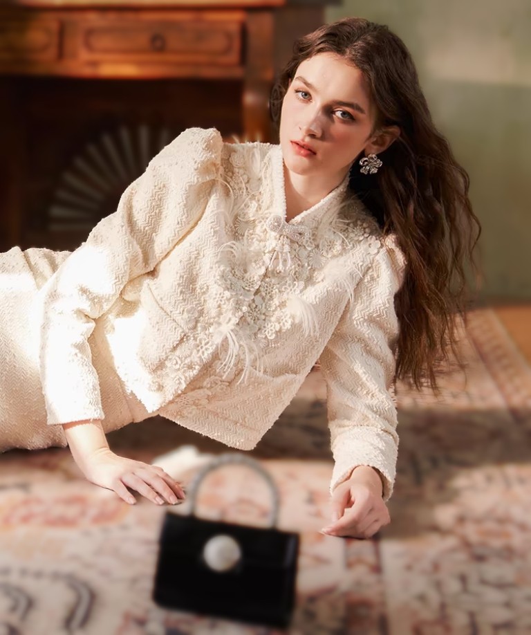 новый китайский вышитый малый стиль тяжелая промышленность костюм облегающий топ свободная юбка национальный стиль двухпредметный комплект