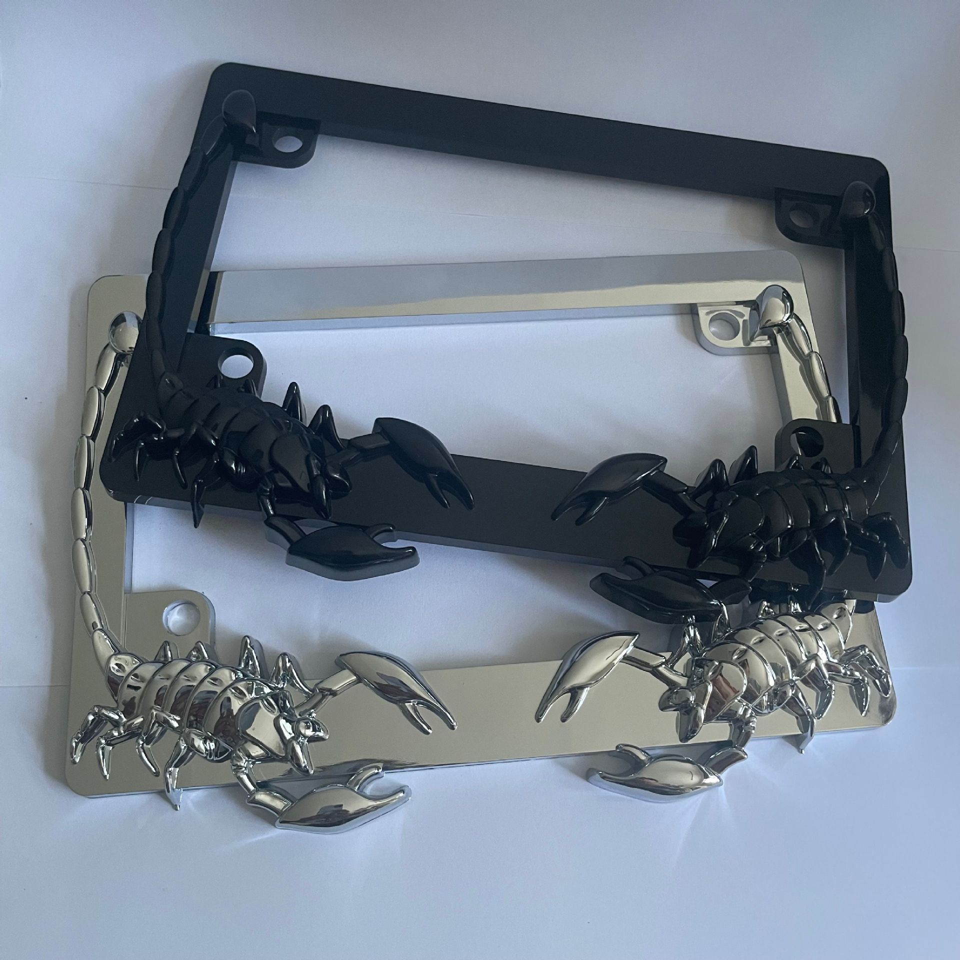 New Scorpion motorcycle license plate frame American personality motorcycle license plate frame ABS electroplating motorcycle license plate