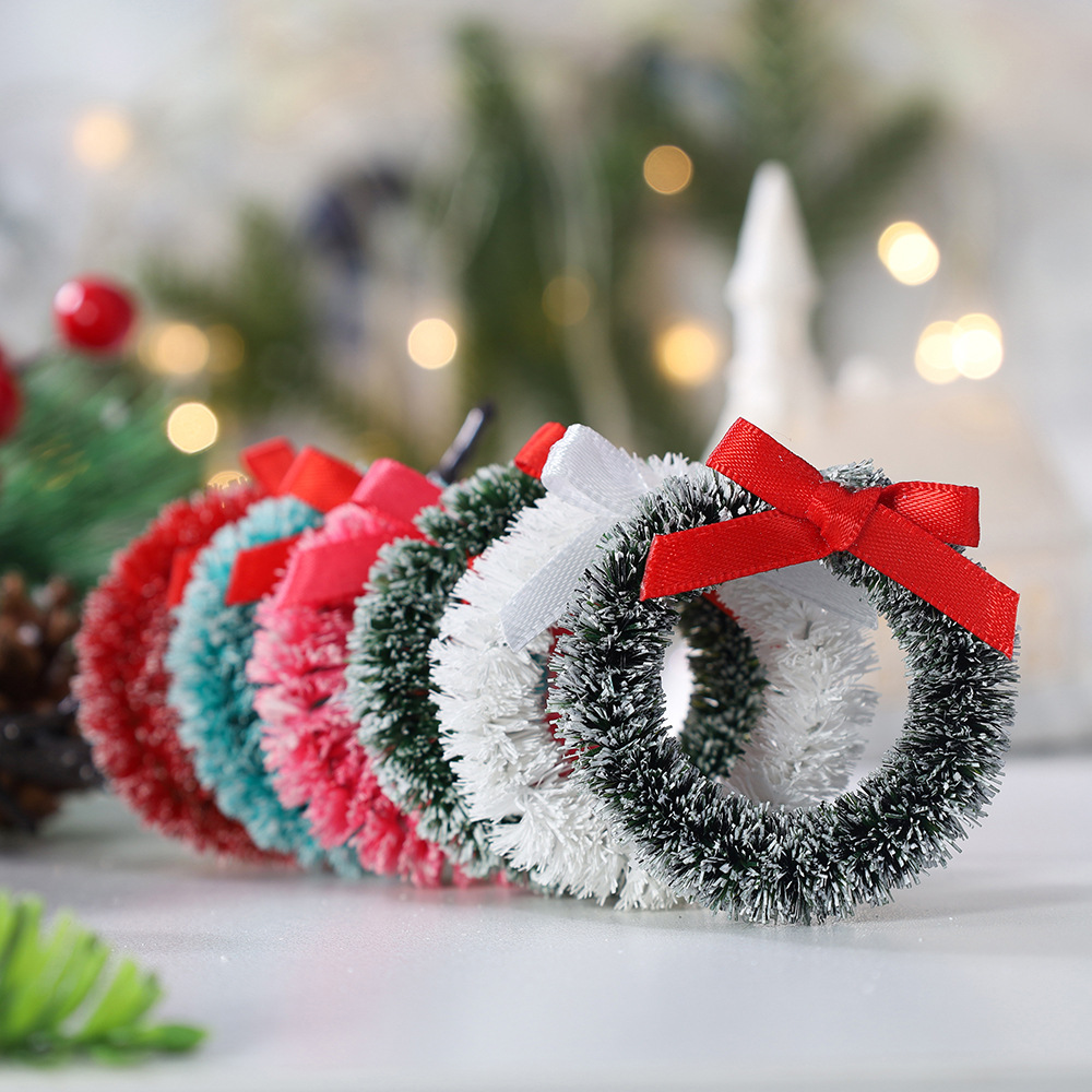 Jiaxin Christmas wreath door hanging diy decoration simulation snow mini Jumbo circle festival supplies small hanging ornaments wholesale