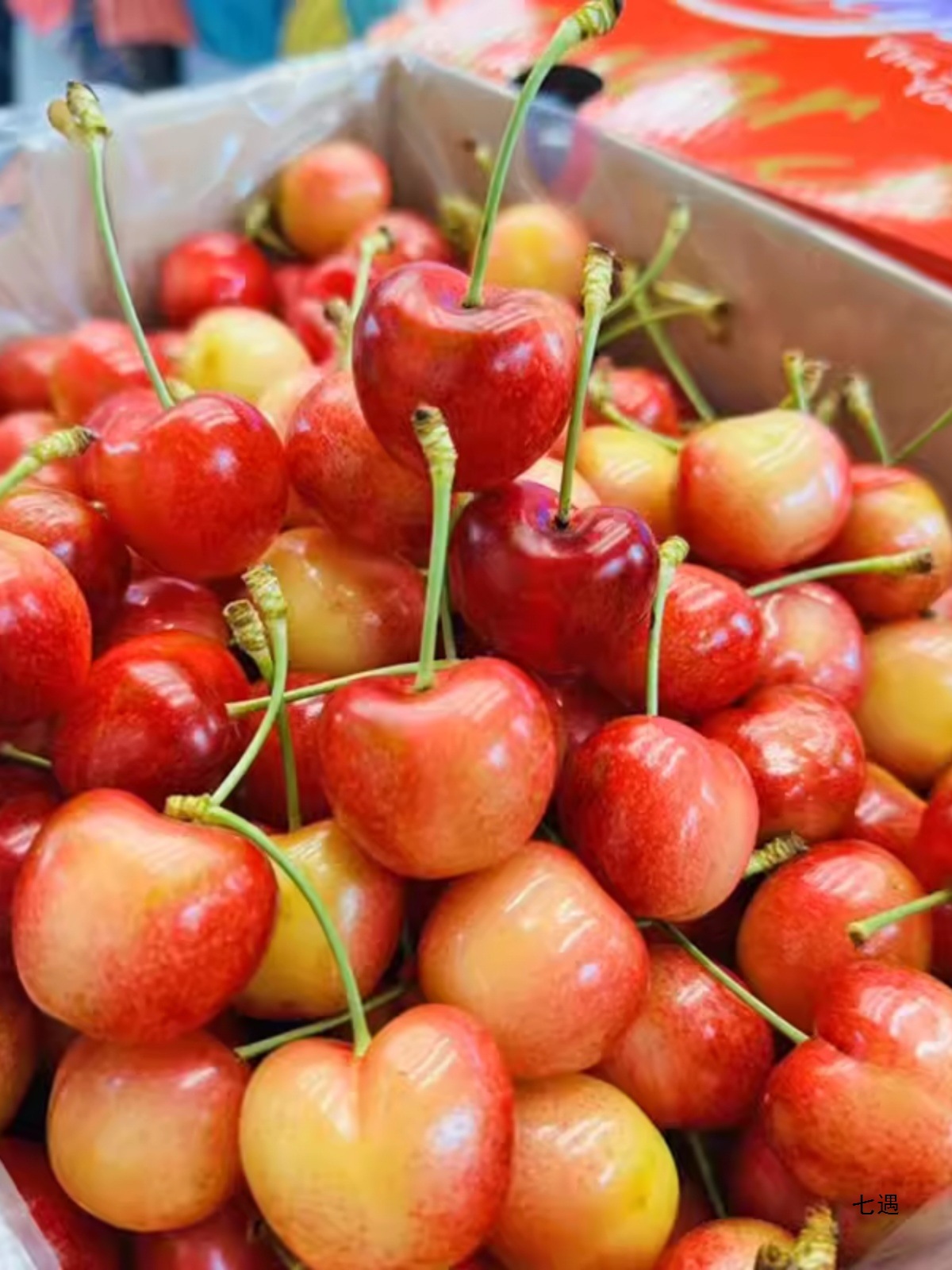 Чилийские импортные Рейнир вишни свежие фрукты Рейнир желтые большие вишни Sf бесплатная доставка