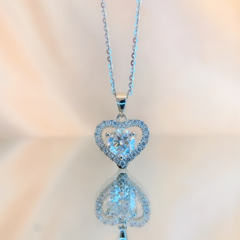 Casual 925 Silver 1-1.05 Carat D Color Vs Clarity Heart-Shaped Cultured Diamond Pendant Necklace Fashion Daily Accessories