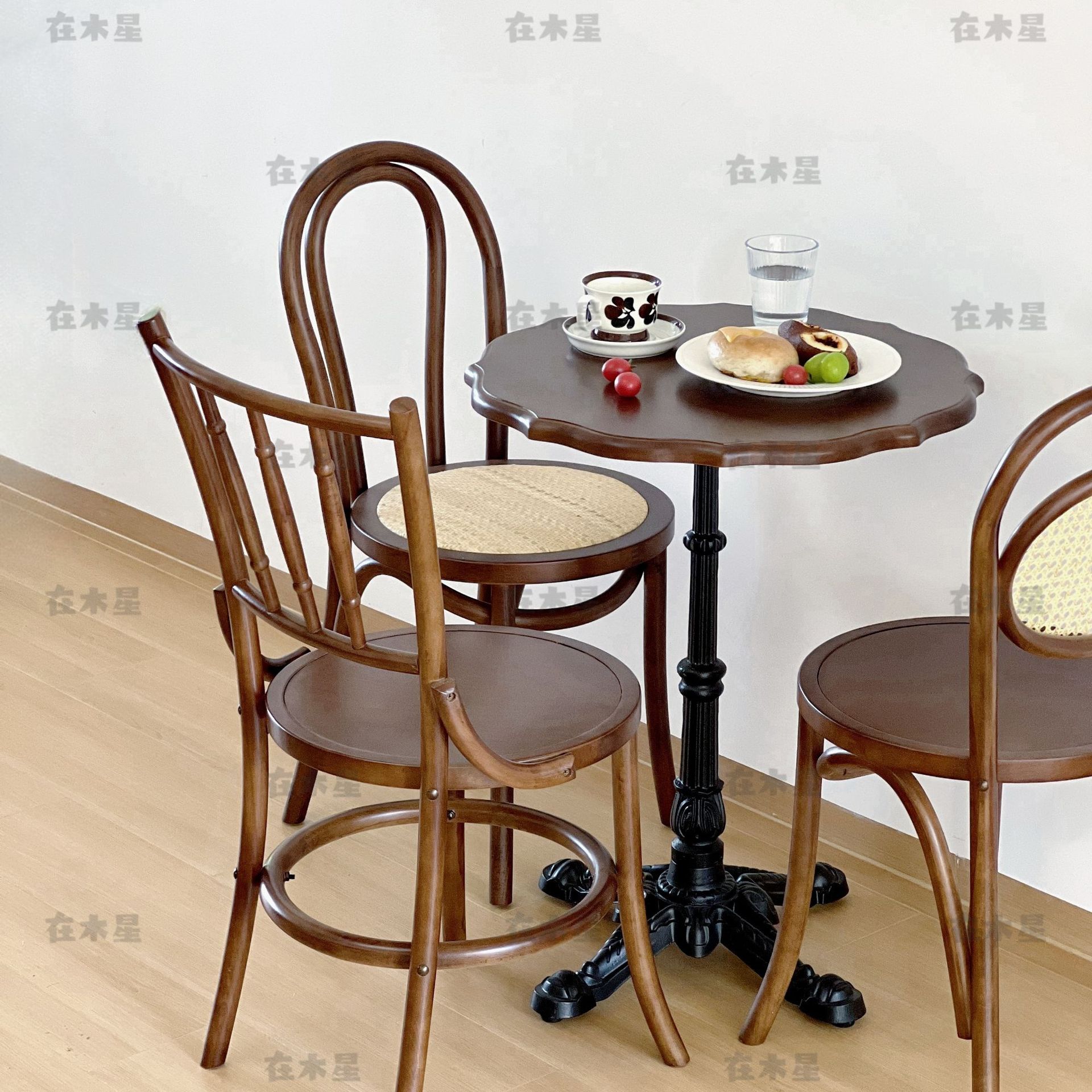 American Retro Solid Wood Cafe Table and Chair Combination Catering Small Round Table Milk Tea Dessert Shop Western Restaurant Rattan Chair