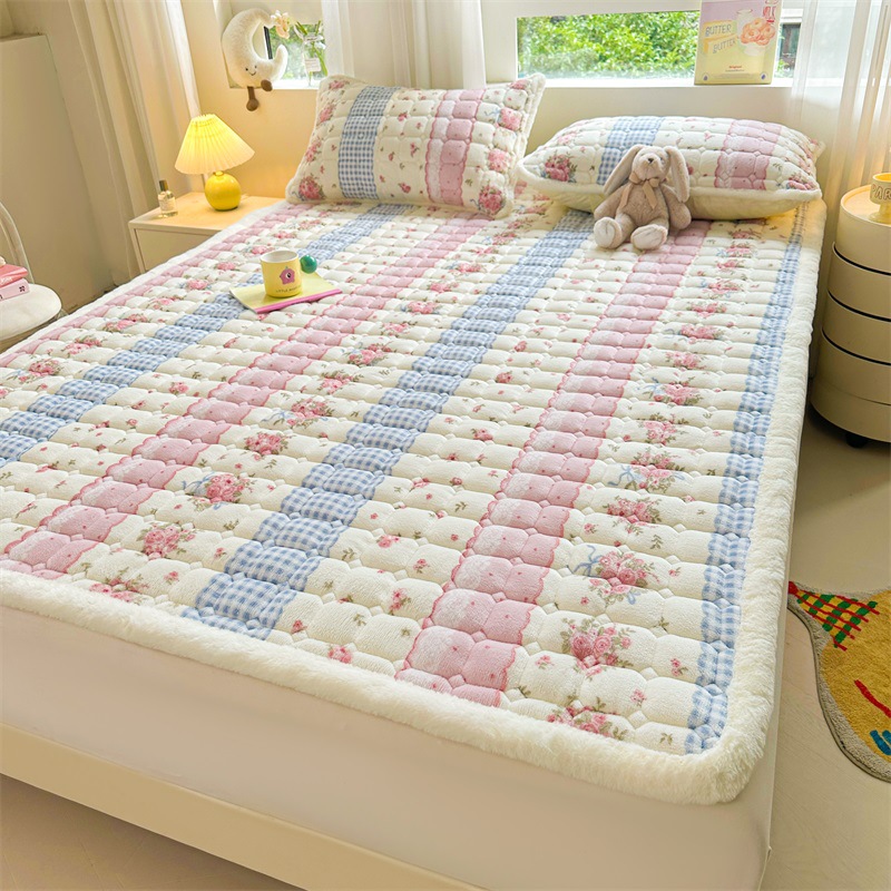 Winter thickened milk velvet thin mattress warm lamb velvet quilted bed sheet dormitory mattress single double three-piece set