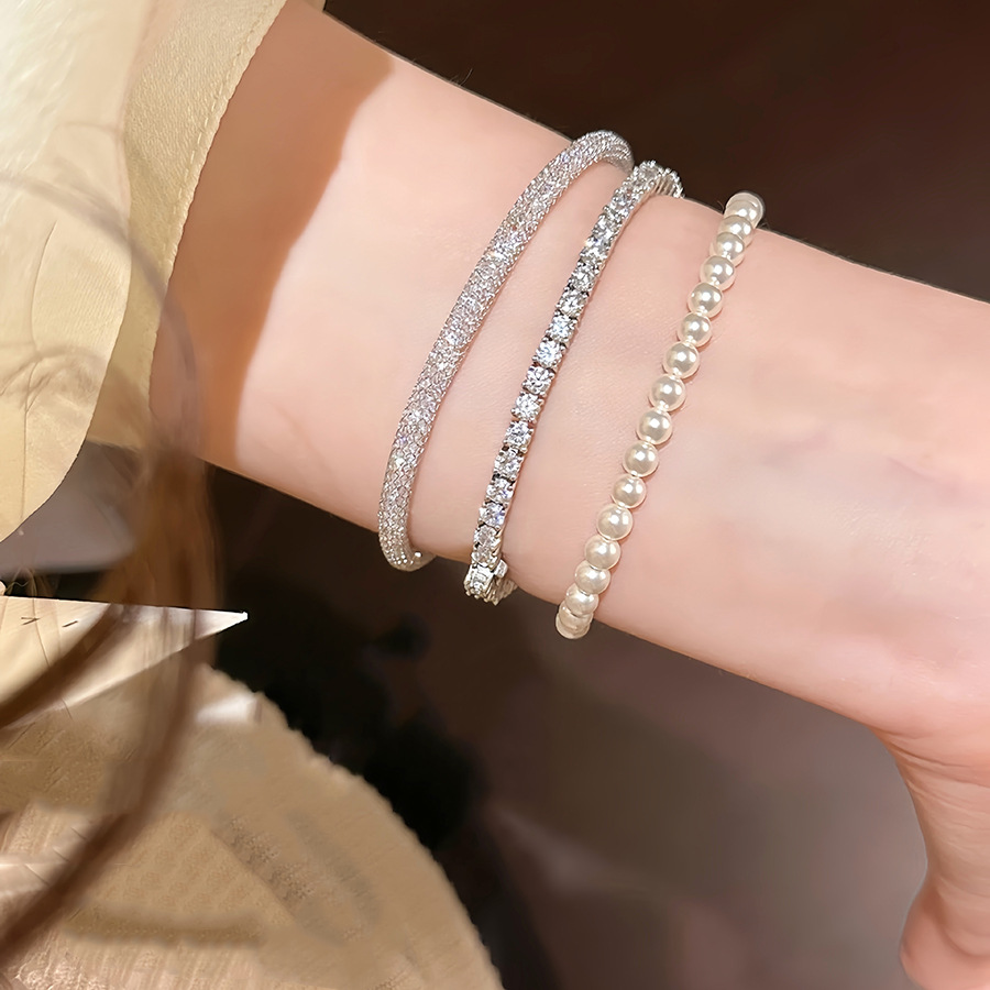 European and American Grid Zircon Winding Twisted Bracelet Retro High-end Bracelet Light Luxury Simple Fashion Personalized Bracelet for Women