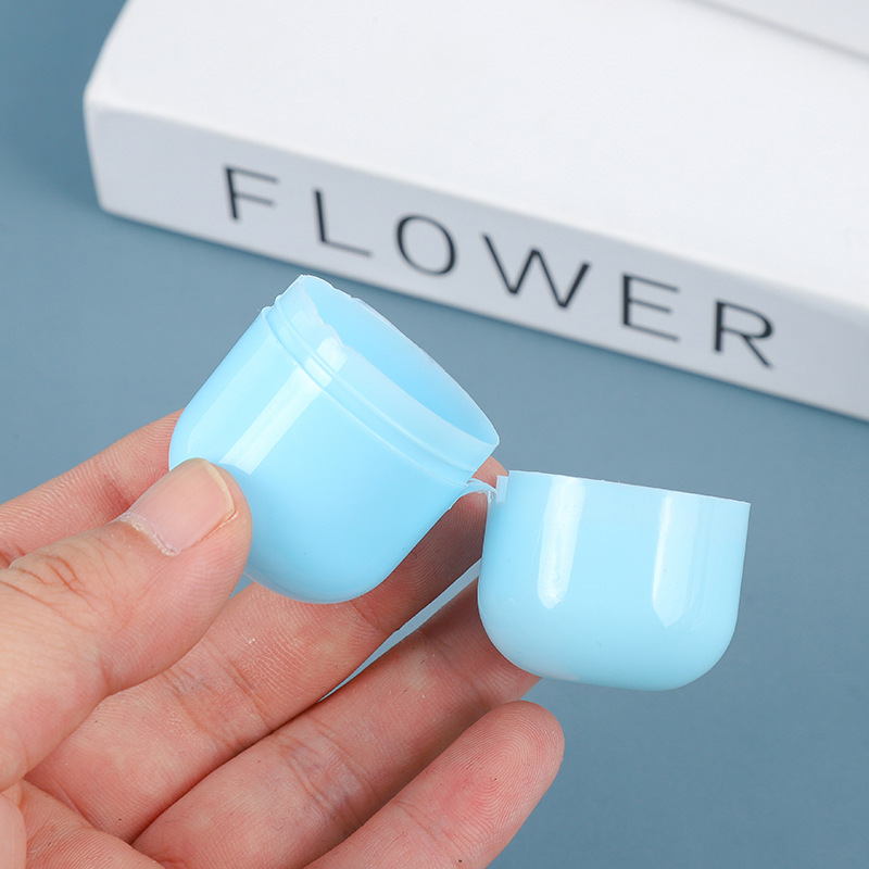 32x 47mm conjoined capsule twisted egg shell oval transparent twisted egg ball one yuan twisted egg machine gift ball blind box wholesale