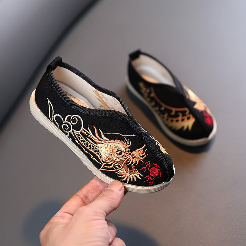 2025 New Boys Embroidered Shoes Han Dynasty Shoes Old Beijing Cloth Shoes Boys Tang Suit Shoes Casual Shoes Performance Shoes Spring