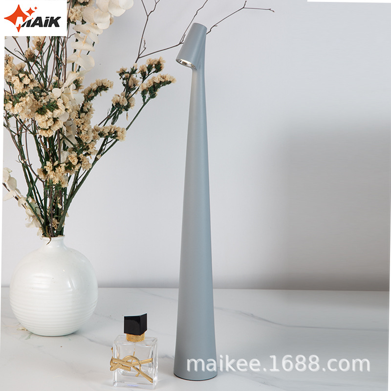 Fashionable Cross-Border Gaofu Shuai Living Room Desktop Reading Atmosphere Light Pc Touch Charging Restaurant Classy Ins Electric Table Lamp