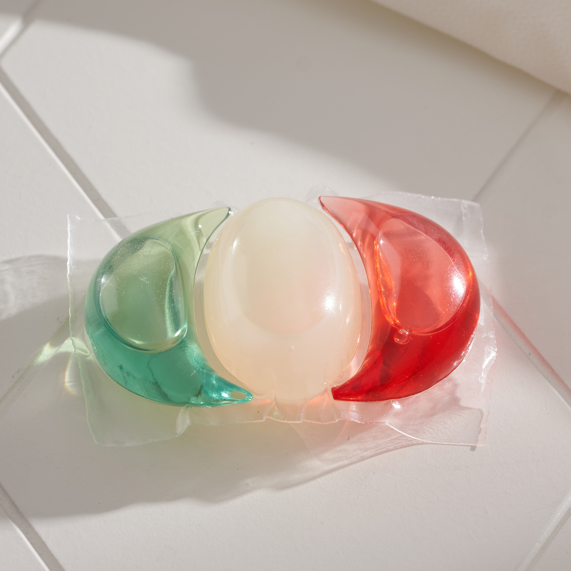 Guangdong Youkai 12 Times Cleaning Power Laundry Beads Oem/Odm Concentrated Decontamination Laundry Beads Loose Beads Exclusive Customization