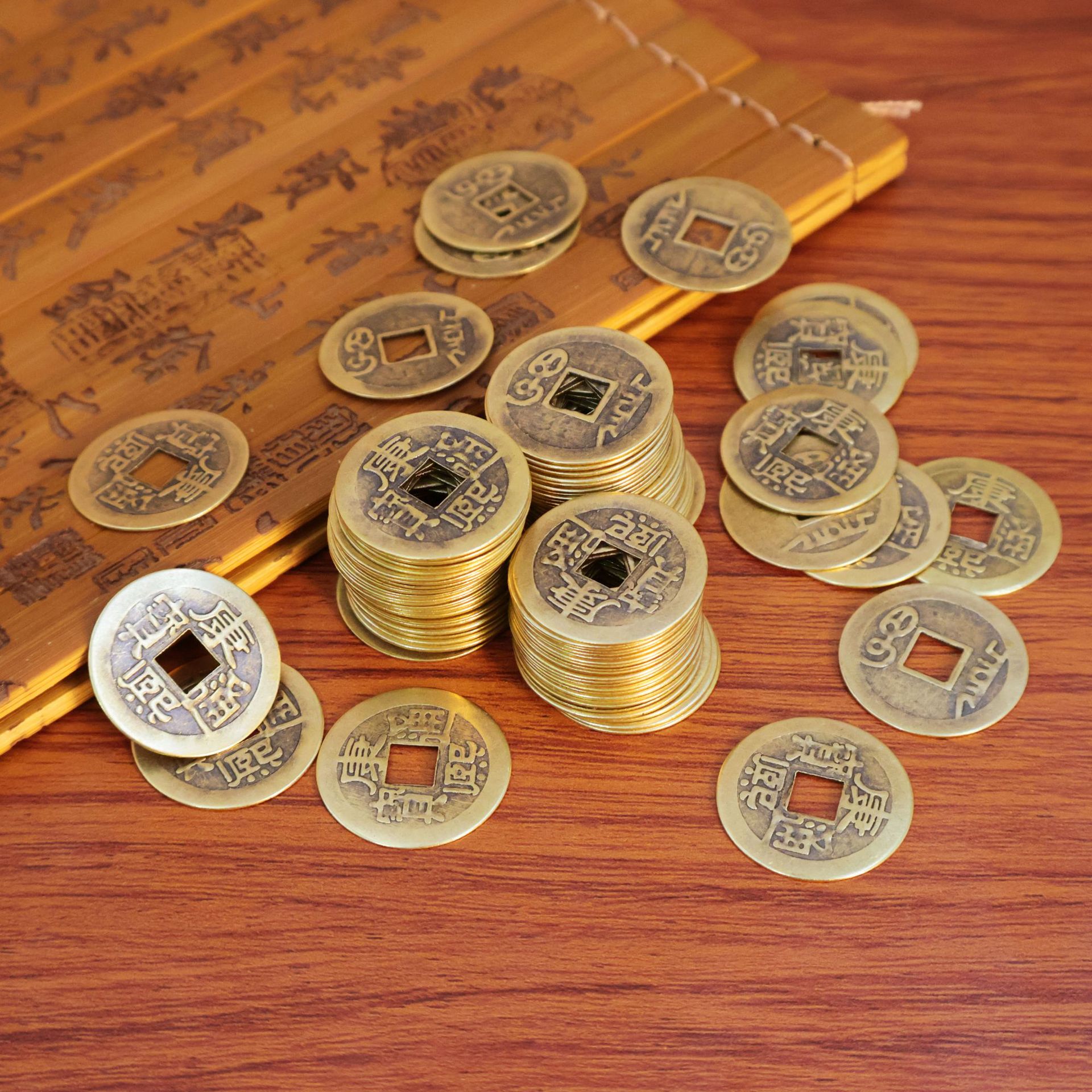 Manufacturer Wholesale Five Emperors Coins Antique Copper Coins Metal Crafts Coins Brass Five Emperors Coins Copper Coins Antique Copper Coins