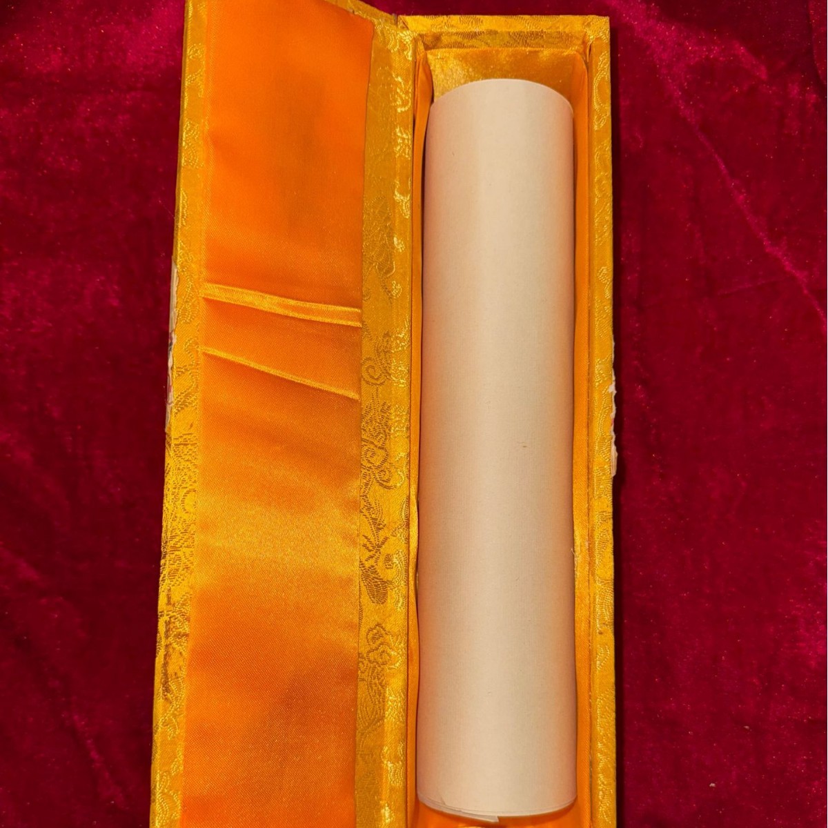 Antique handicraft brocade box picture calligraphy and painting landscape antique calligraphy and painting living room mounted Xuan paper painting collection