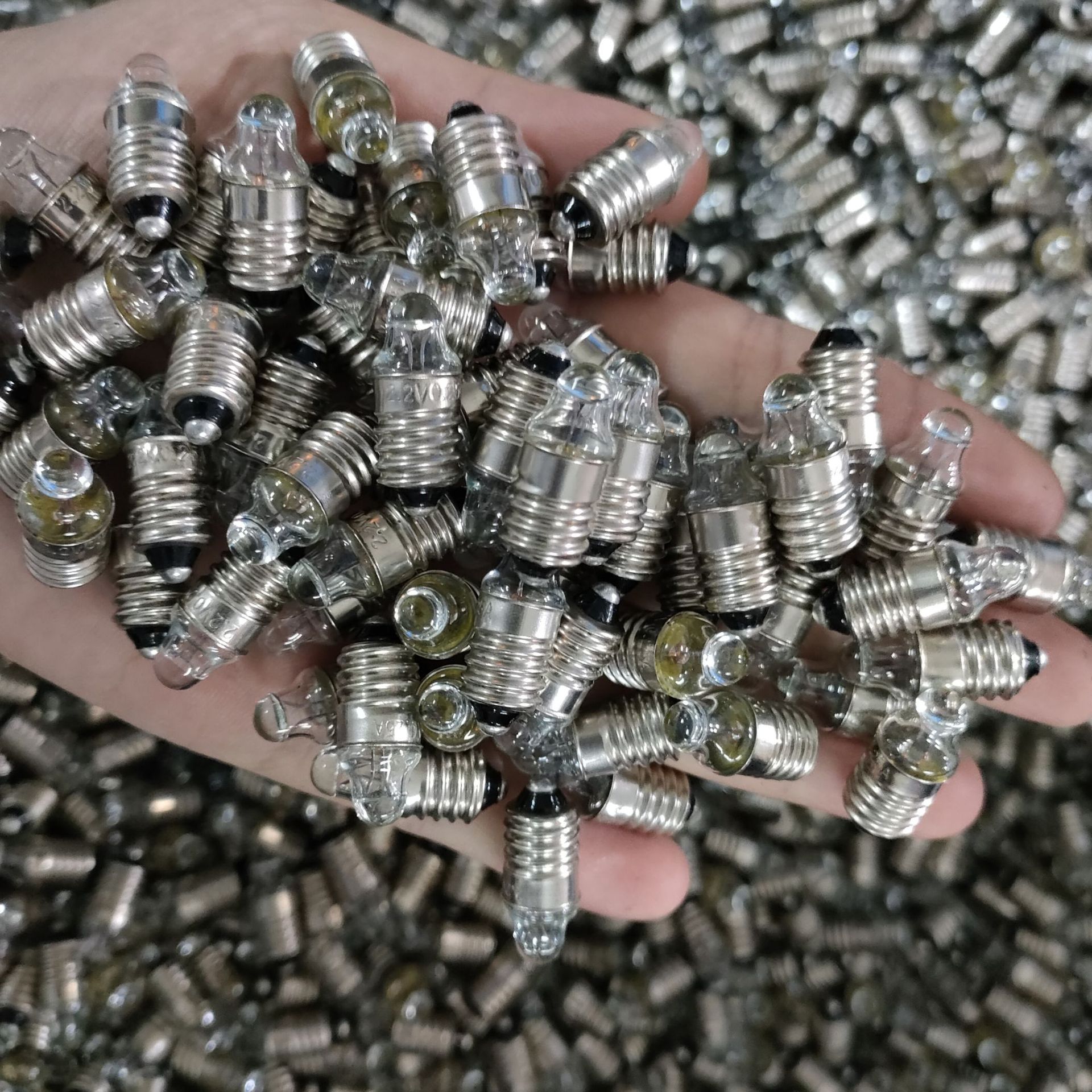 Factory Direct electric bead bulb pen crystal bubble spotlight bulb flashlight electric bead 2.2v 2.5V