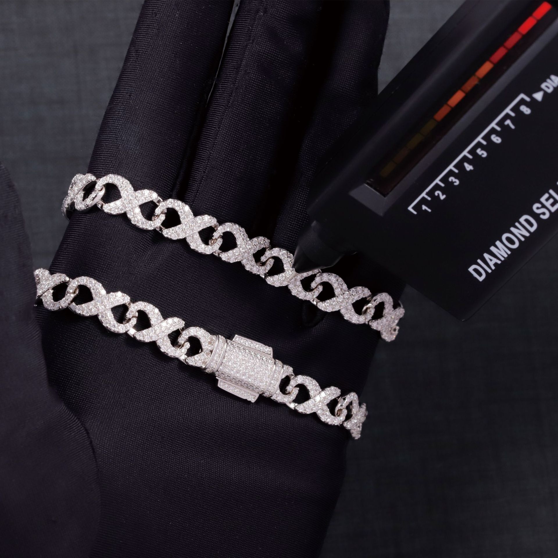 S925 Silver Inlaid Moissanite 8-Shaped Bracelet Cross-Border New European and American Hip-Hop Style Fashion Classic Men's and Women's Bracelets