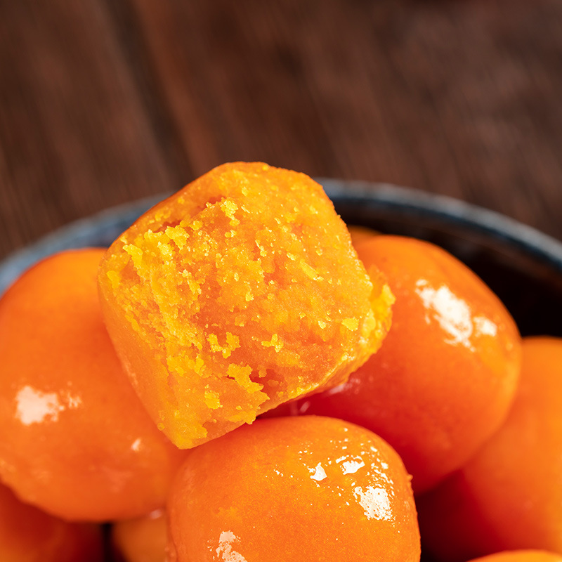 Salted Egg Yolk with Red Center and Oily Texture, Salted Duck Egg Yolk for Mooncake Filling, Egg Yolk Pastry Baking Filling, Wholesale Baking Pastry Filling