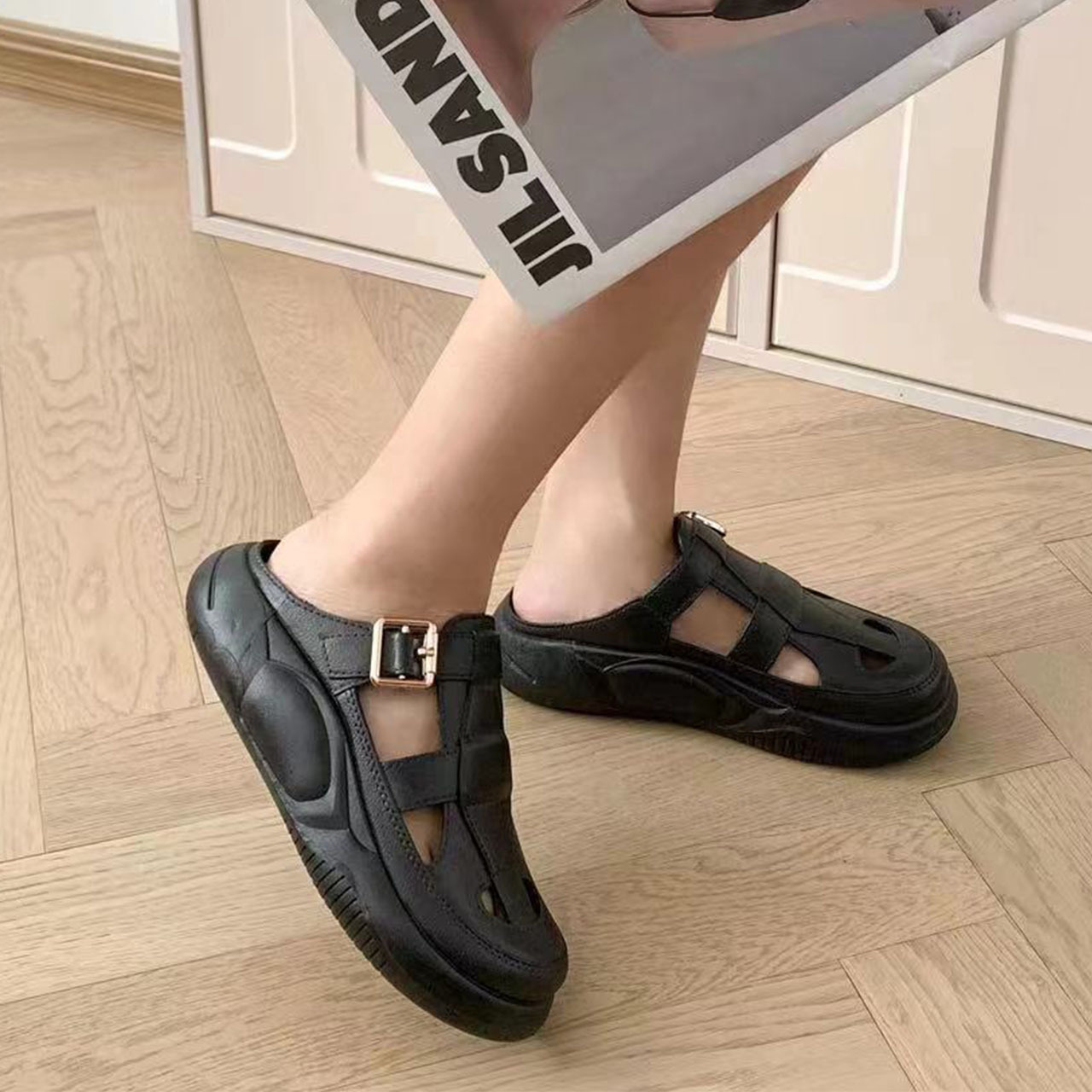 Women's Outdoor slippers high-looking spring Internet celebrity ins popular closed toe slippers Women's Home non-slip shit feeling women's shoes
