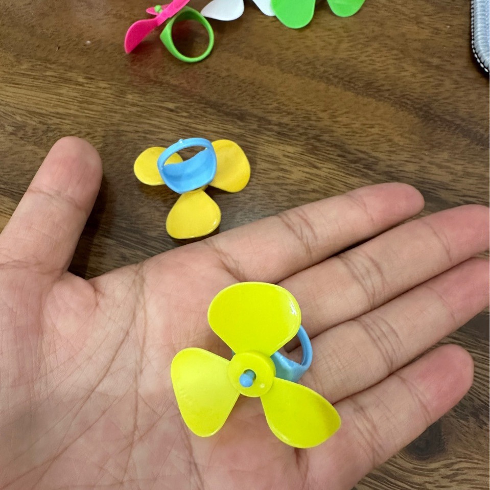 Производитель мини пластиковых мельниц для детей, трехлепестковая мельница, 35-45 мм, подарок Gashapon, оптовая продажа