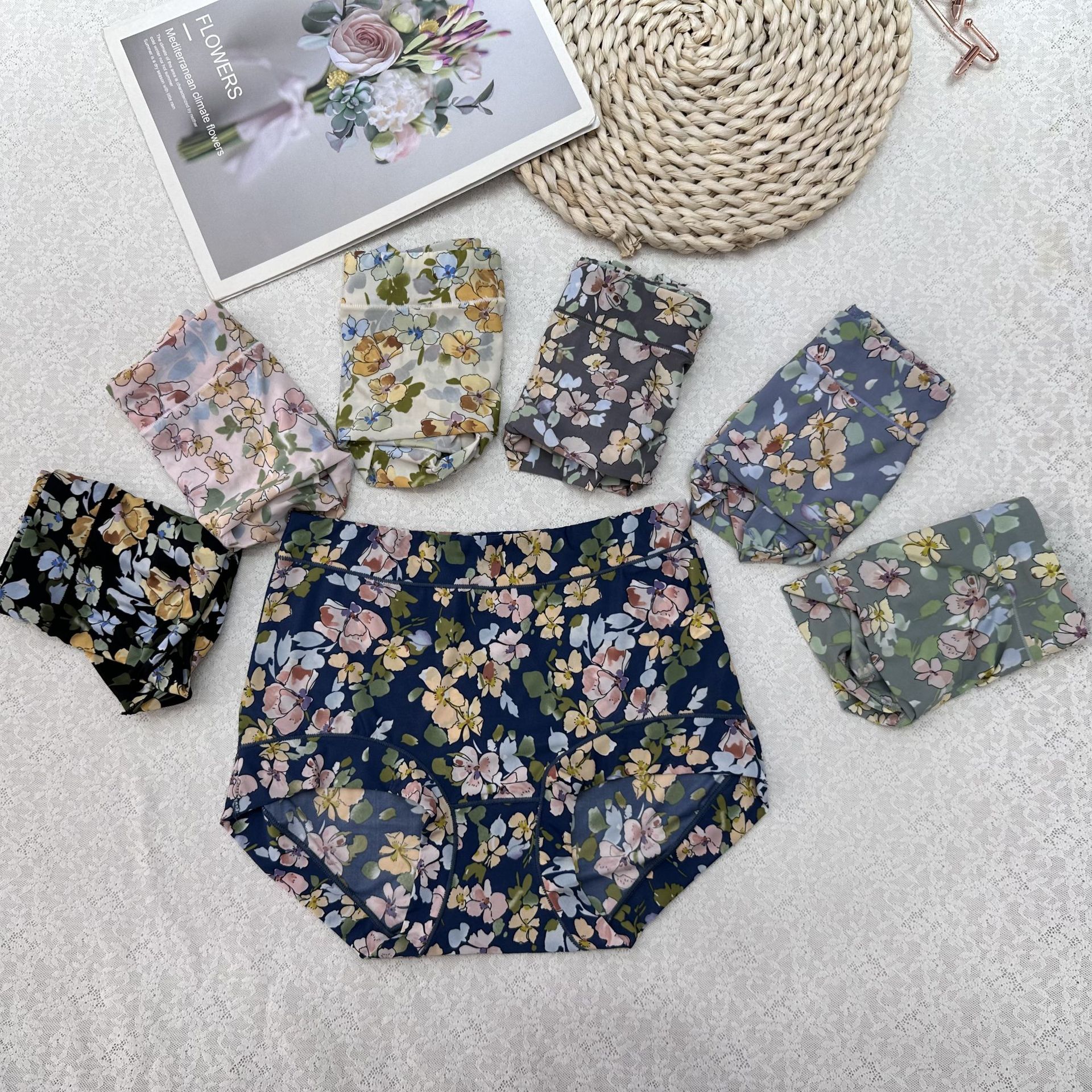 Factory Direct Sales Large Size Underwear Ice Silk Printed Graphene Bottom Crotch Quick-Drying Breathable Seamless High-Waisted Women's Briefs