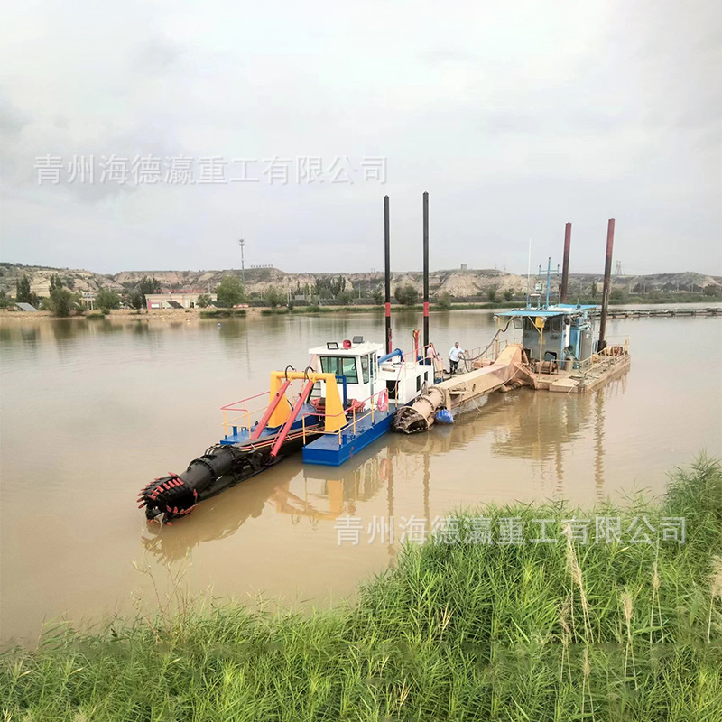 Dredging Tug Suction Boat 6inch Tug-Suction Dredger Sludge Cleaning Machinery Sand Pumping Dredging Equipment Reclamation