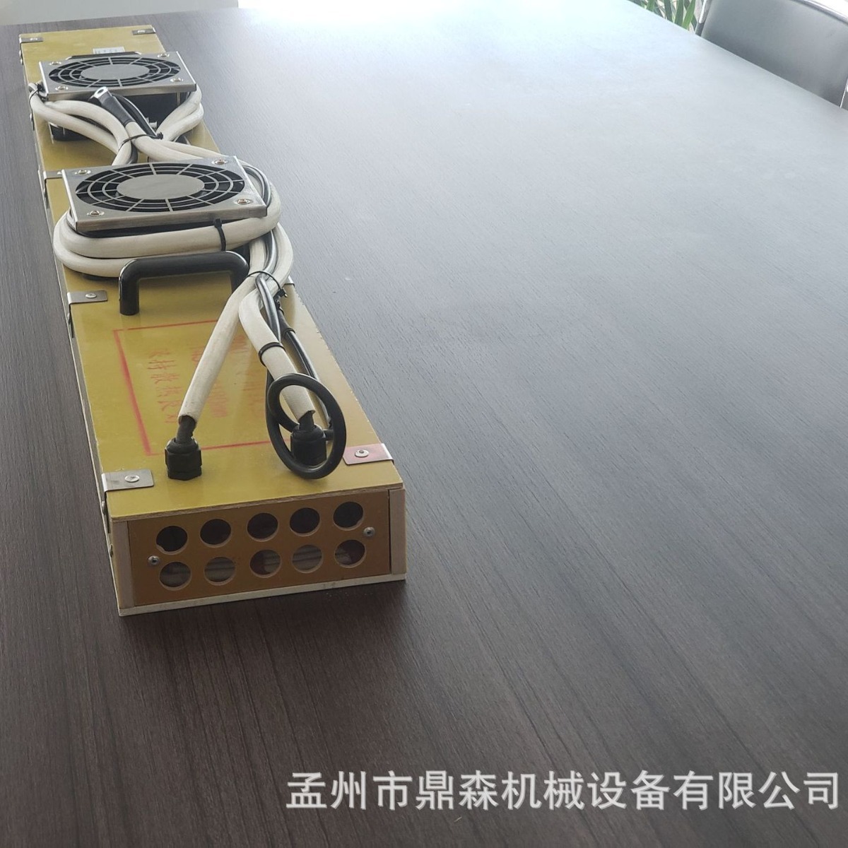 Удалитель нагревательной пластины типа XD-300 с переменной частотой