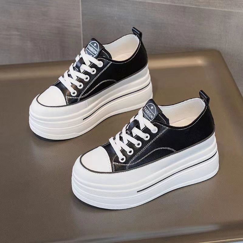 Толстая подошва 8 см белые ботинки мягкая подошва 2025 летние новые внутренние увеличивающие высоту женские ботинки мягкая кожа универсальные маленькие кэжуальные