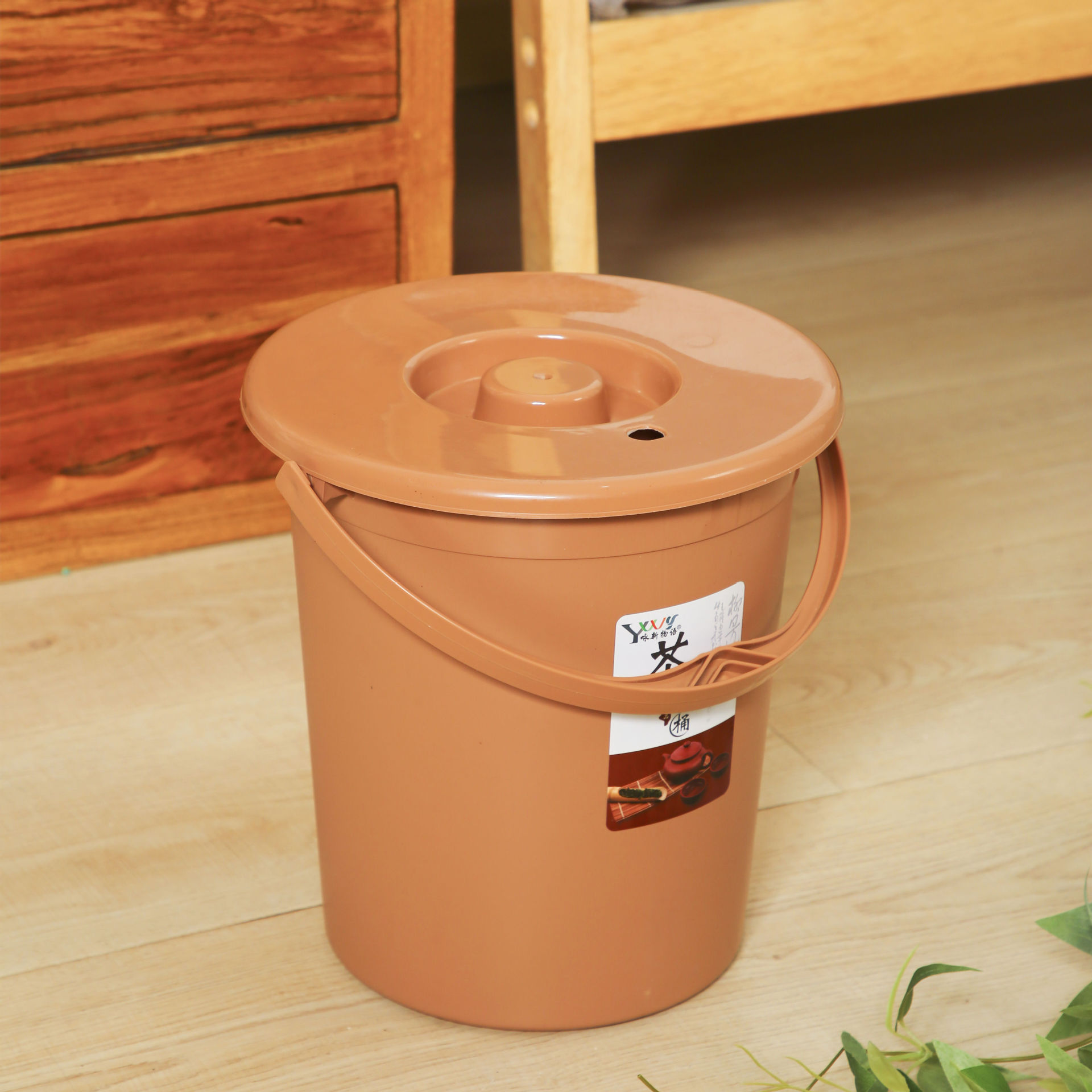 Tea residue bucket round plastic tea bucket with lid tea trash can waste water bucket drainage bucket tea residue separation filter bucket